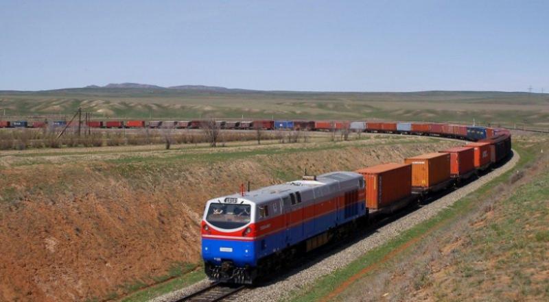 Үлкен әтеш кішкентай қызға толығымен кірді Мұғалімнің оқушыларын сызғышпен ұрған порно видеосы