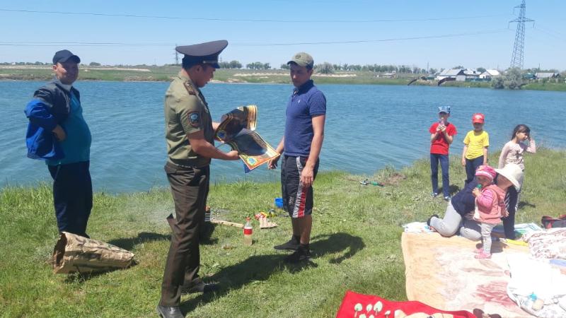 Жалаңаш әйелдер есектерінің фотосуреттері