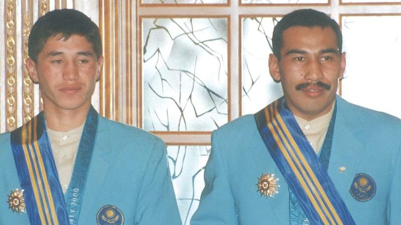 Интернетте мас қыздар жыныстық қатынасқа түскен видеоларды қараңыз