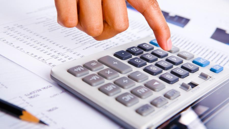 Порно актриса француздық минет жасайды. Оксана Окладникованың қатысуымен порно видео