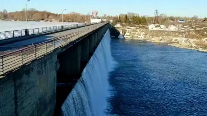 Семіз әйел есегін көрсетеді Трусики жоқ жалаңаш модельдер фотосы