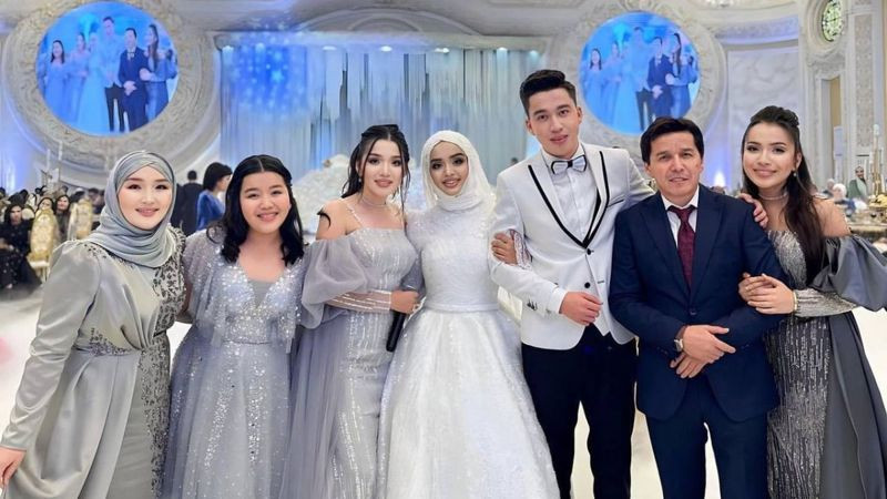 Жіңішке және арық әйелдермен порно