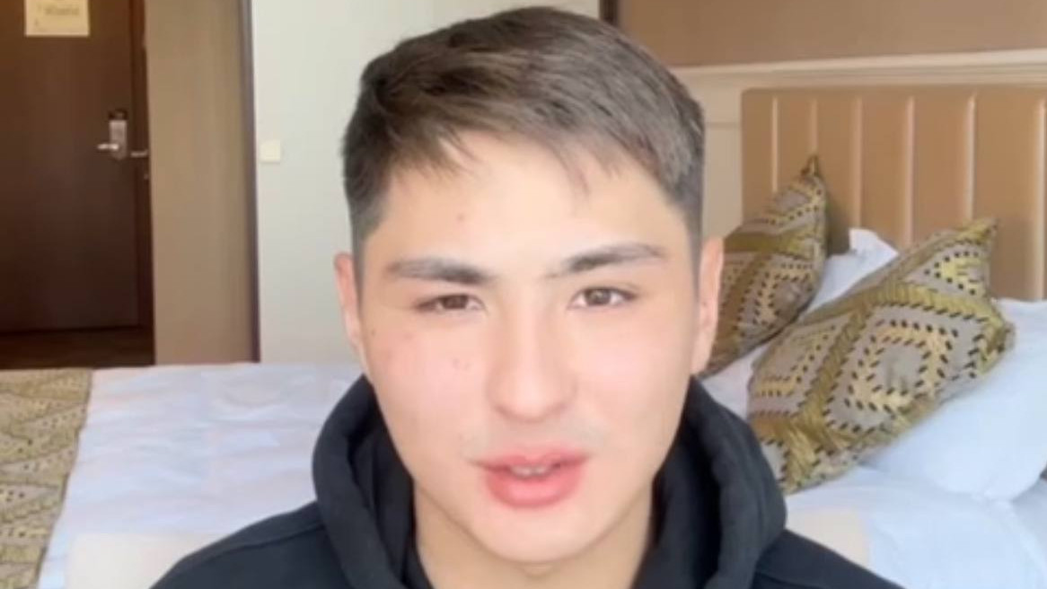 Порно ұлы анасын сорып алады