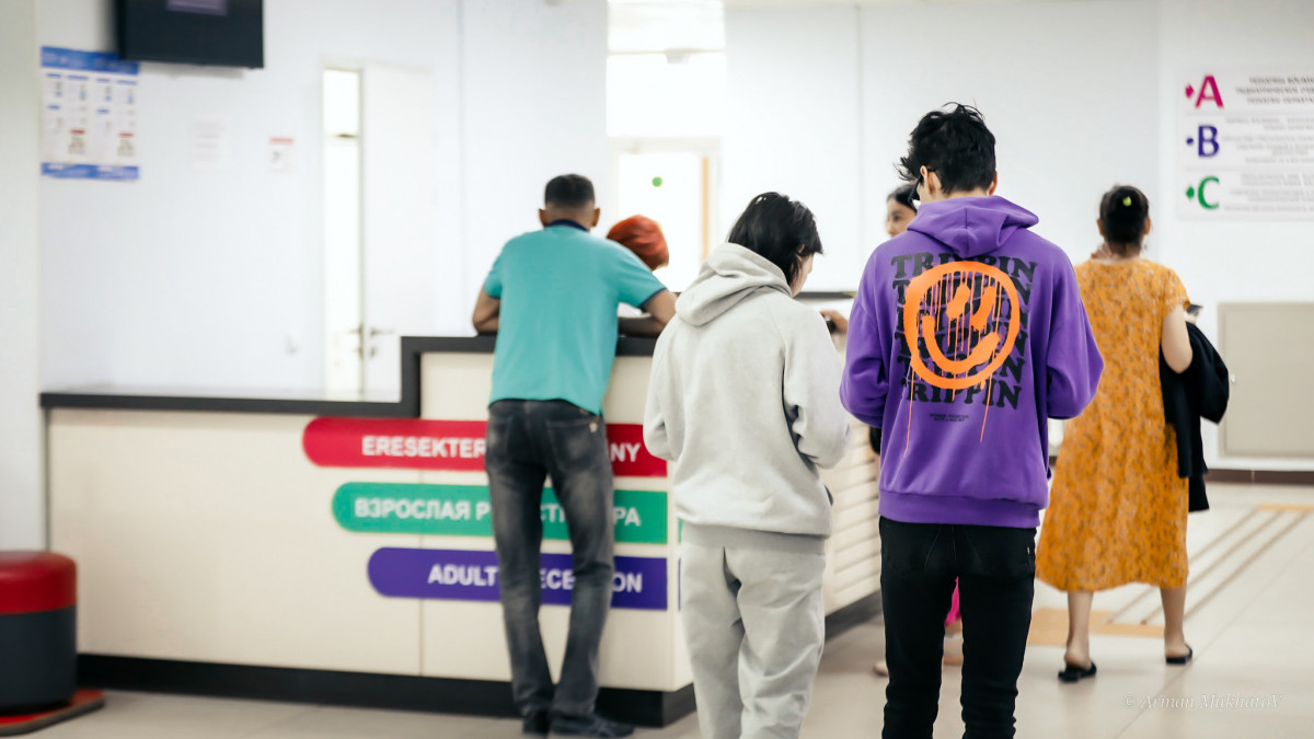 Бұзушылықтары бар топтық секс порно