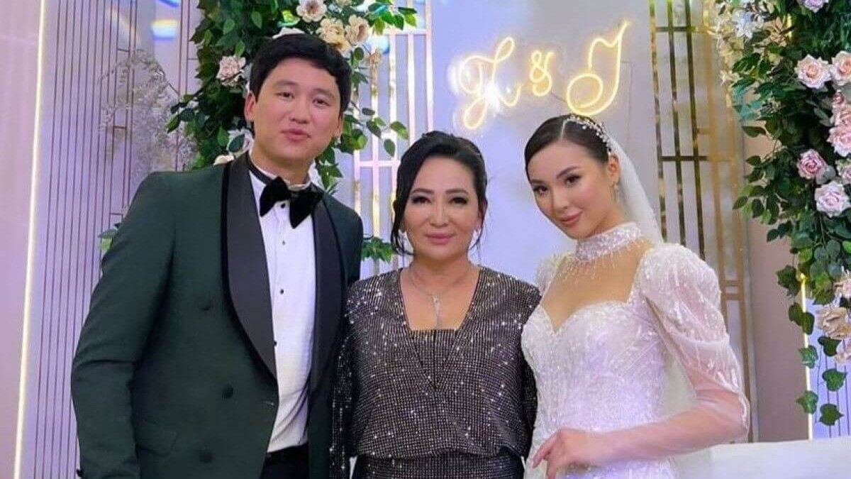 Порно MP4 мультфильмдер Топтық қатты анал порно