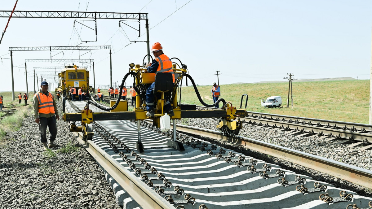 Сиреналық порно Күнделікті өмірдегі трах туралы орыс порнографиясы