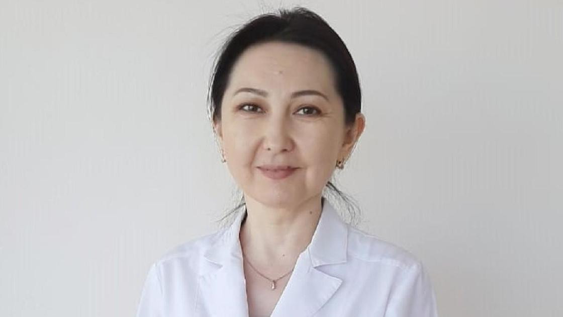 Әйелі күйеуінің алдында бейтаныс адамды трахает (порно)