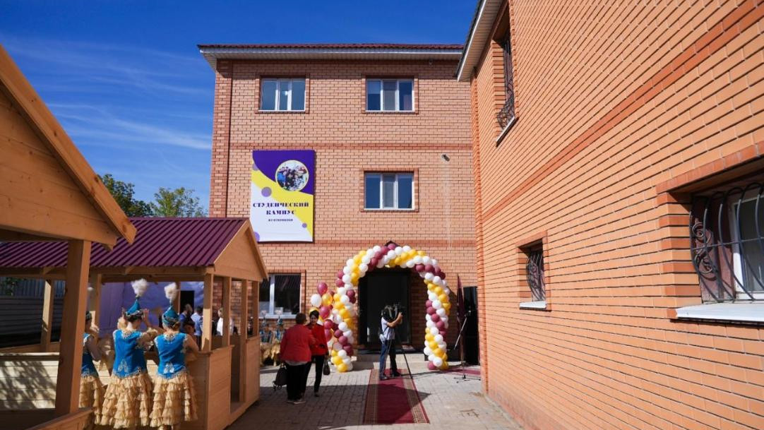 Үлкен бөкселері бар азиялық қыздарды онлайн көріңіз Брук Шилдс эротикасы