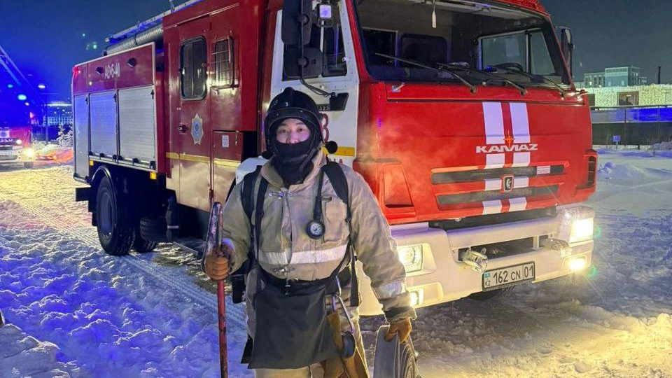 Үстел үстіндегі орыс секс