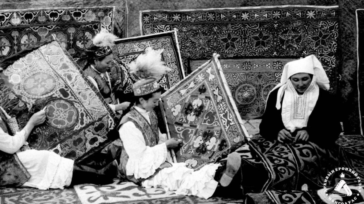 Қара тері адамдармен индиго секс