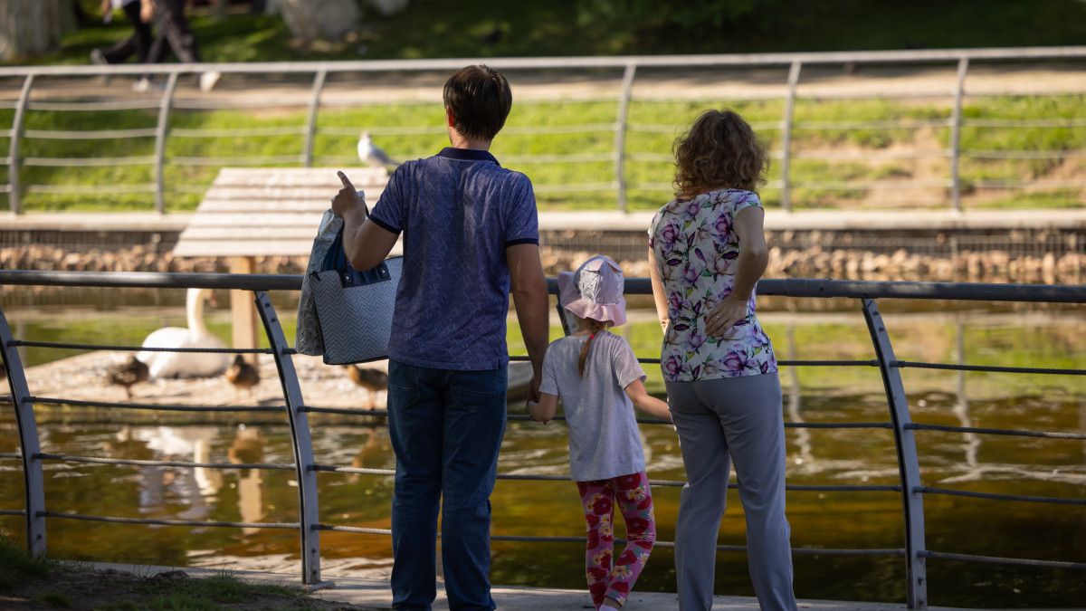 Үйдегі мастурбацияның порно видеосы Жігіттерге секс қыздар белбеу