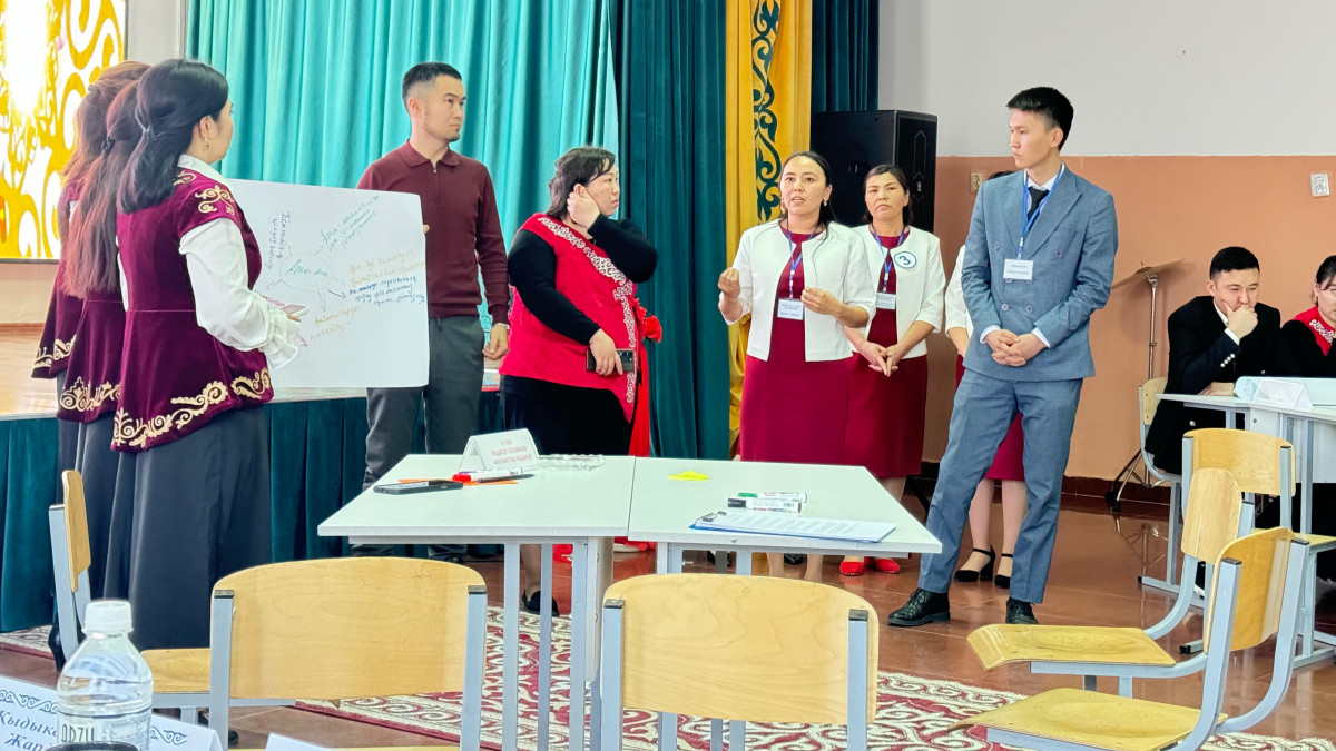 Чехияда ақшаға порно көру Шұлықтағы әйелдердің порносы, корсеттегі белі