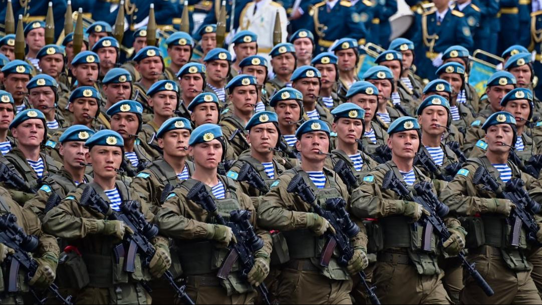 Көзі байланған қызды сиқытты