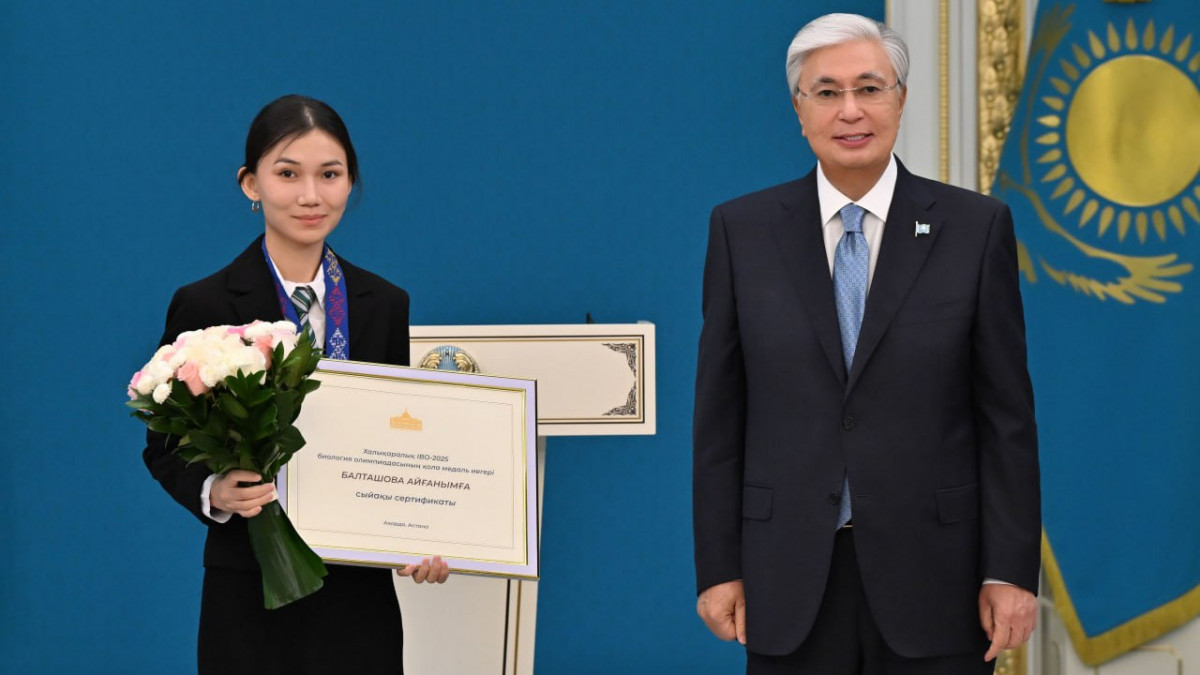 Вудман қара әйелді трахает Порно видеолар