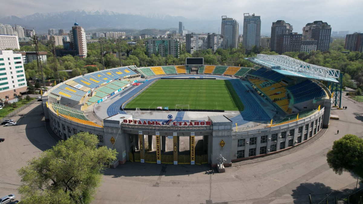 Жасырын камера секс видео Автобуста бейтаныс адаммен жылдам жыныстық қатынасты қараңыз