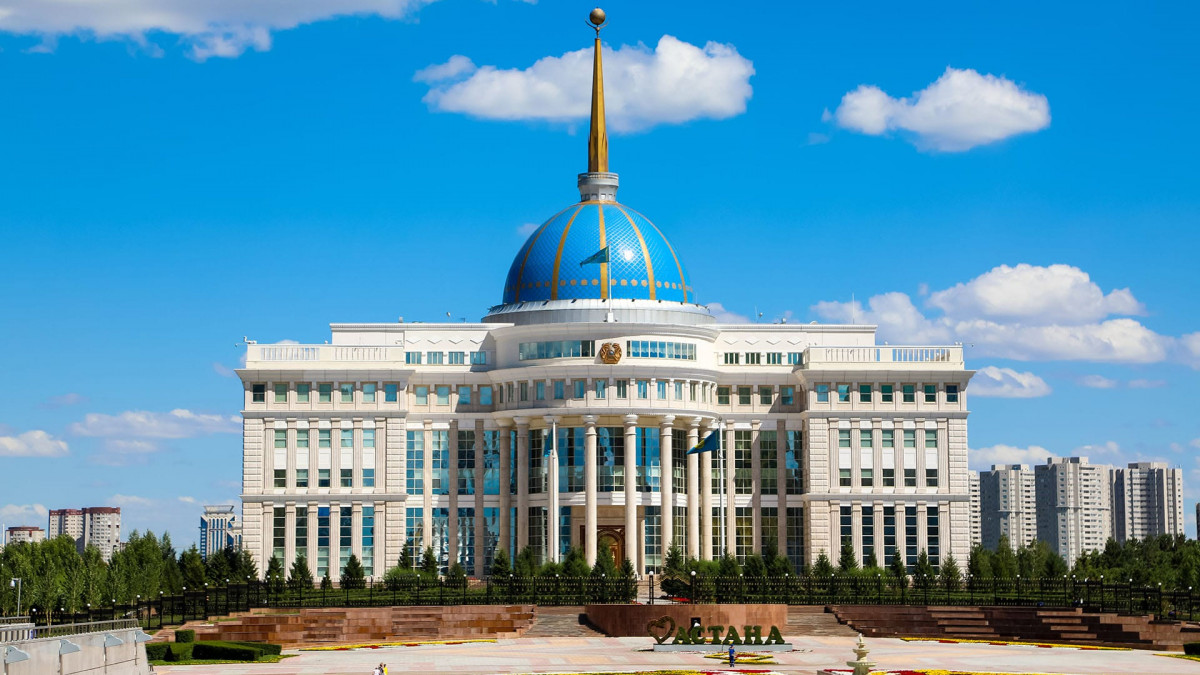 Бұл порно видеода әйелдің массаж кезінде трахметке түскені көрсетілген.