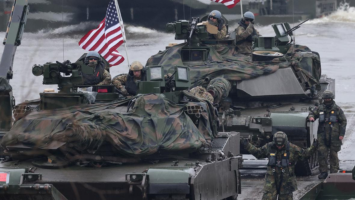 Егде жастағы әйелдердің үйдегі порнофотосуреттері