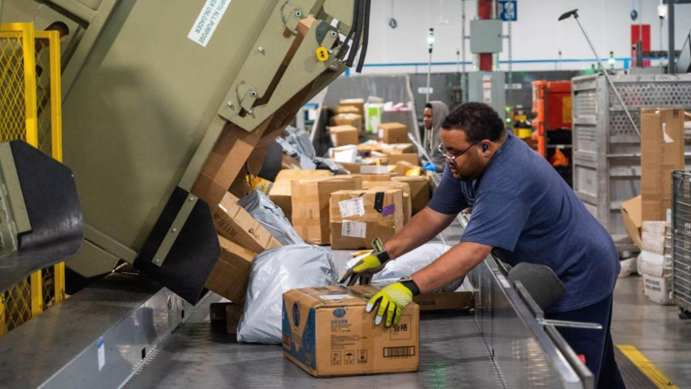 Әлемде: Газа қақтығысы өршіп тұр, АҚШ тарифтерді күшейтті, Мароккода динозавр табылды