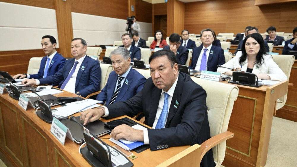 «AMANAT» партиясы фракциясы Мәжілісте 62 заң әзірледі