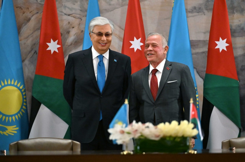 Көшелердегі қазақ Туы мен құрмет қарауылы: Тоқаевтың 252 сағаттағы 23 сапары