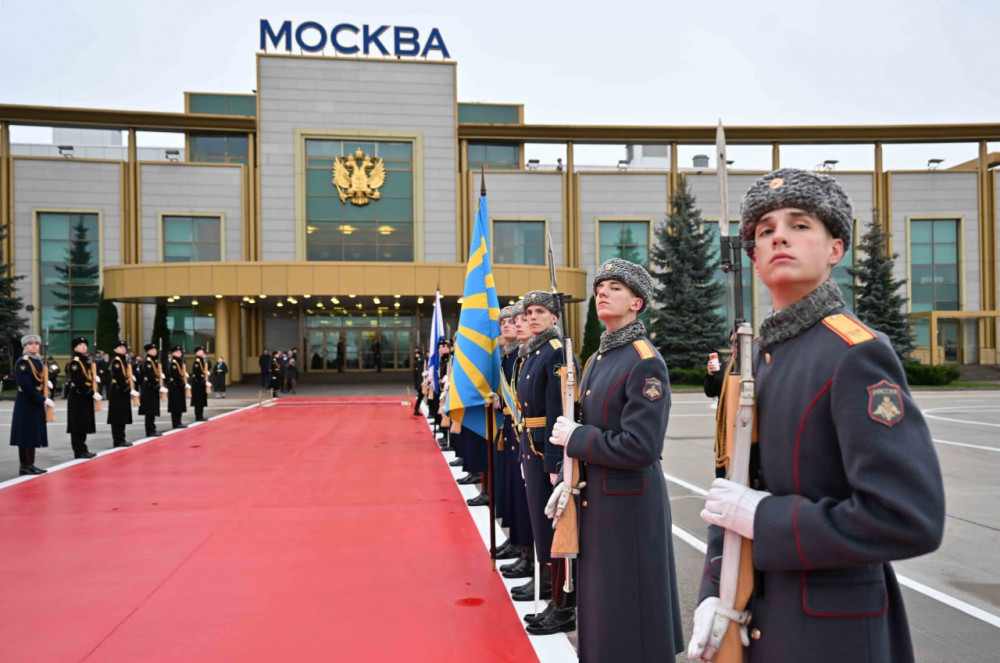 Көшелердегі қазақ Туы мен құрмет қарауылы: Тоқаевтың 252 сағаттағы 23 сапары