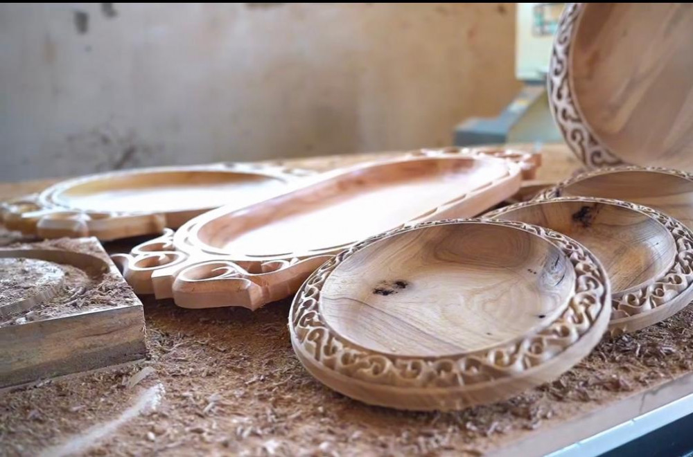 Ауылдағы ағаш шеберханасы