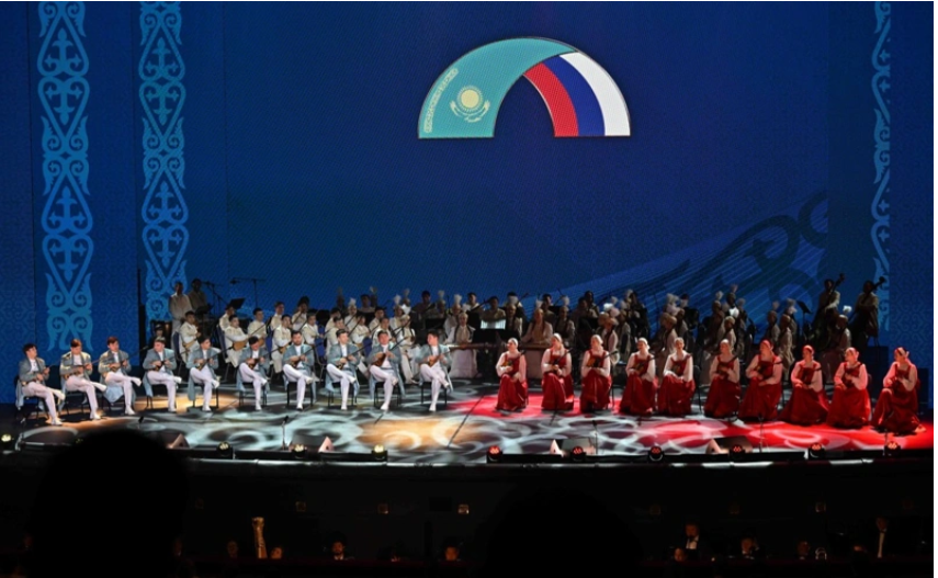 Қазақстан мен Ресей президенттері гала-концертті тамашалады