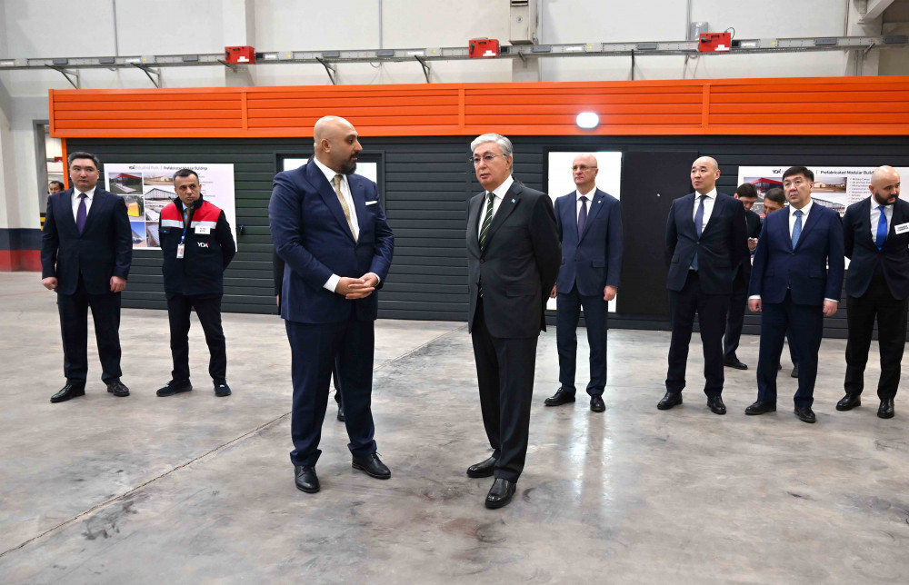 Мемлекет басшысы YDA Industrial Park біріккен өндіріс кешенінің жұмысымен танысты