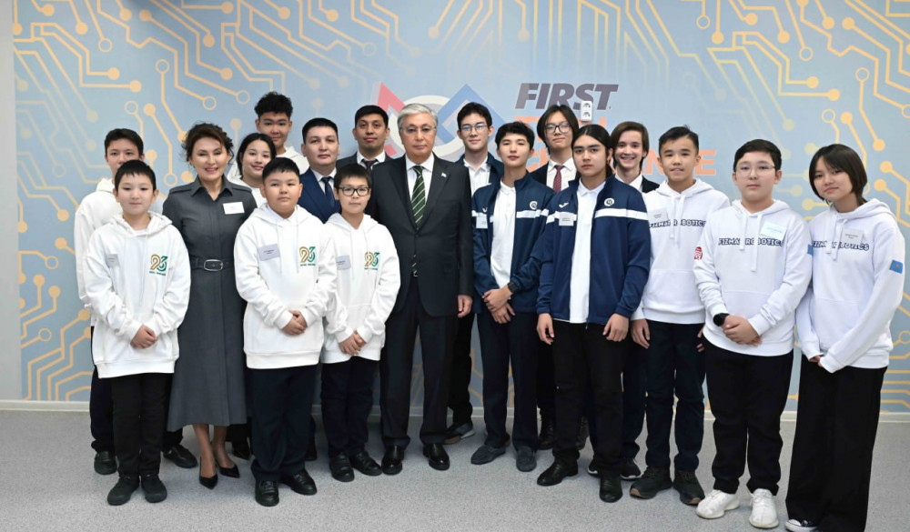 Мемлекет басшысы Астана қаласындағы №96 мектеп-гимназияны аралап көрді