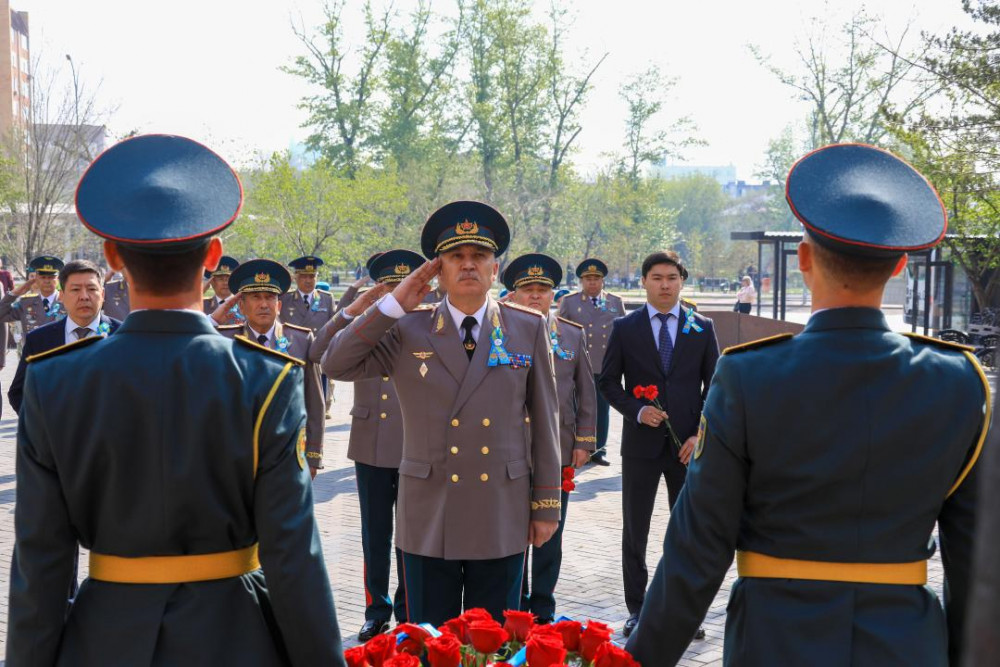 Астанада Қарулы күштердің әскери қызметшілері батырларды еске алды