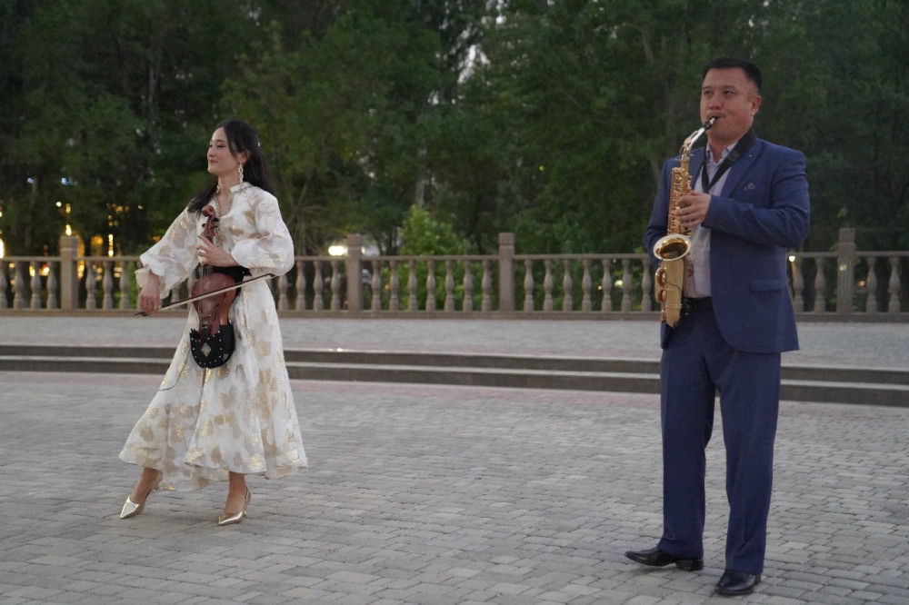 Таразда шекара қызметіне қарасты әскери ансамбль өнер көрсетті