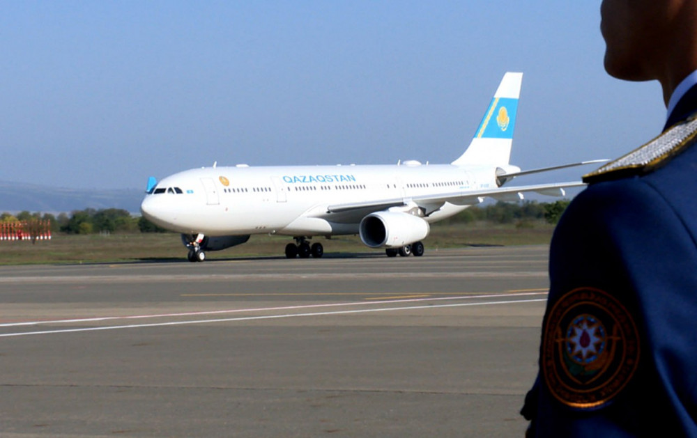 Көшелердегі қазақ Туы мен құрмет қарауылы: Тоқаевтың 252 сағаттағы 23 сапары