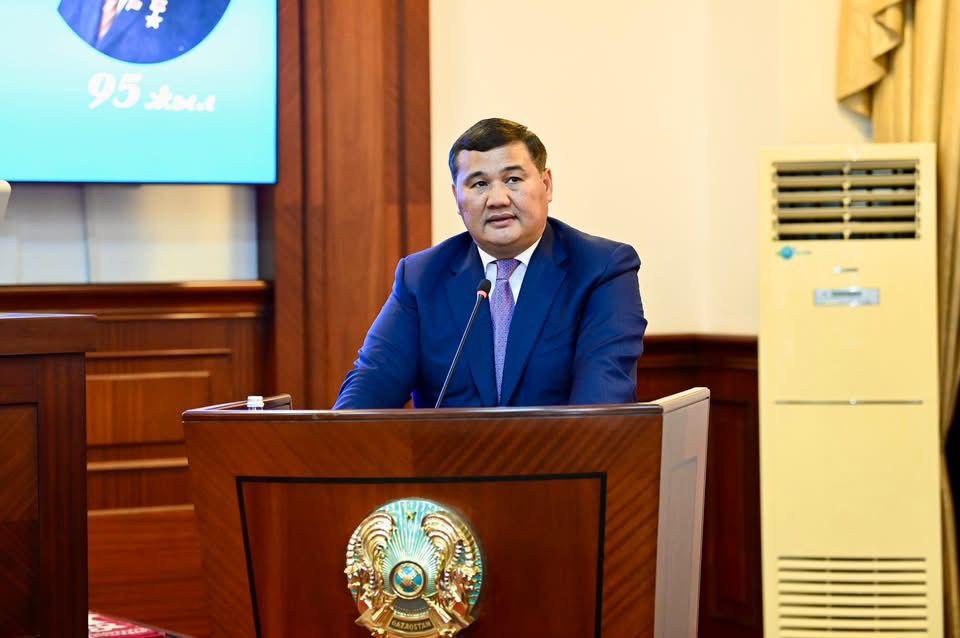 "Еркін Әуелбеков: заманның заңғар тұлғасы" атты республикалық ғылыми-танымдық конференция өтті