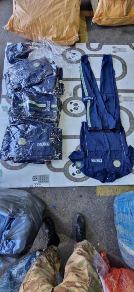 Қытайдан келген тонна-тонна полицей формасы тәркіленді