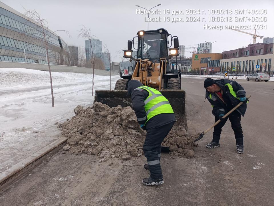 Астанада қар күреу жұмысына 2 600-ден астам жол жұмысшы тартылды