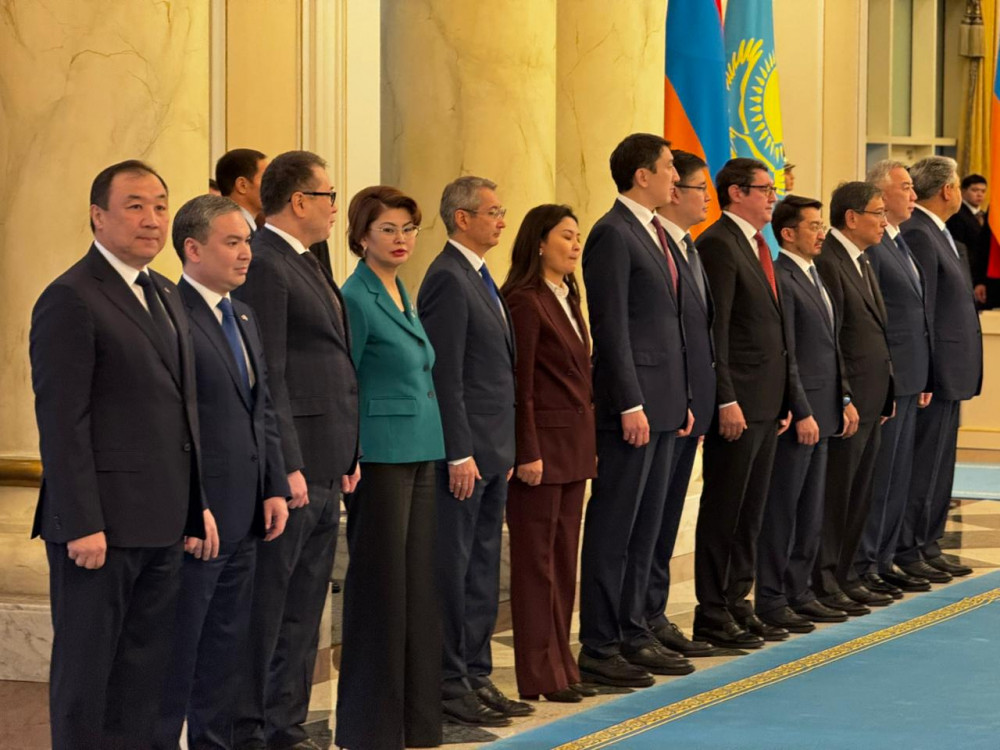 Тоқаев Ақордада Пашинянды қарсы алды