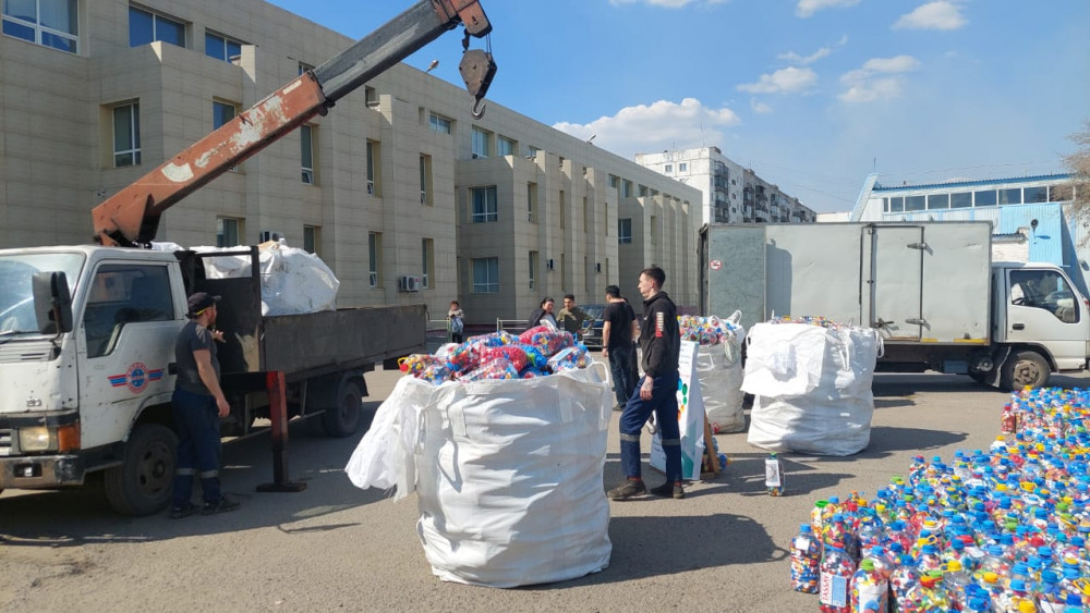 Павлодарлық оқушылар 3,5 тонна пластик қақпақ жинады