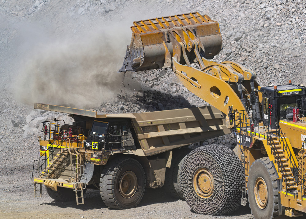 "Бір қателік ауыр зардапқа әкелуі мүмкін": Тау-кен ісіндегі алып техниканы кімдер тізгіндейді?