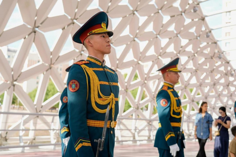 Астанадағы саябақта "Заң және тәртіп" атты фотокөрме өтті