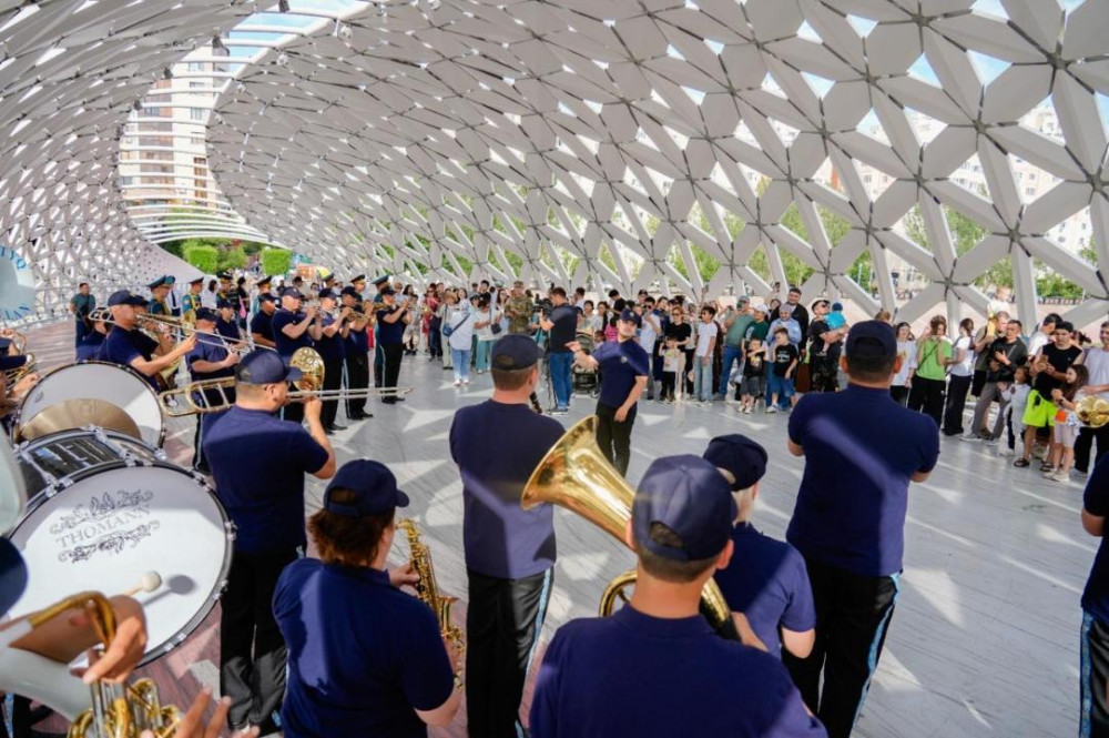 Астанадағы саябақта "Заң және тәртіп" атты фотокөрме өтті