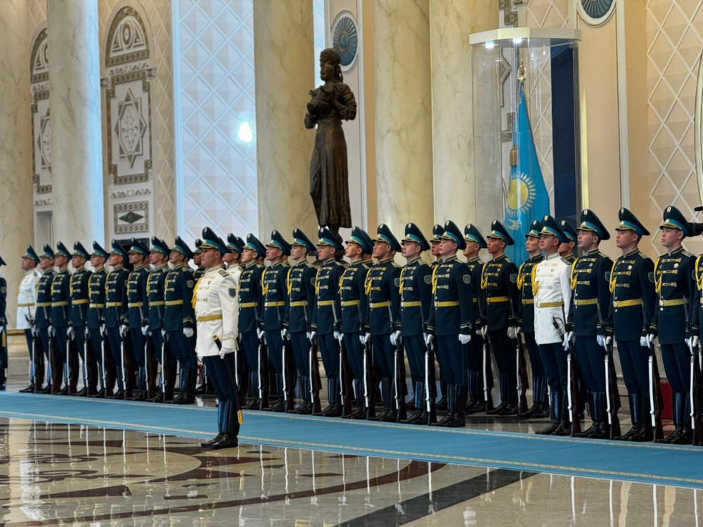 Тоқаев Ақордада Иран басшысын қарсы алды