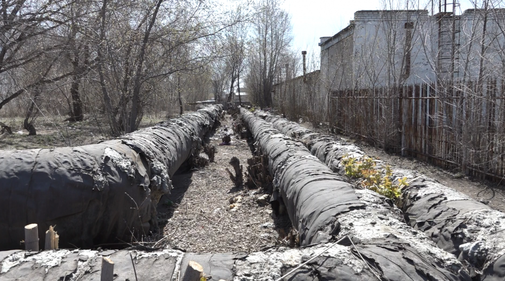 Павлодар қаласының тұрғындары рұқсат етілмеген қоқыс орнын тазартты