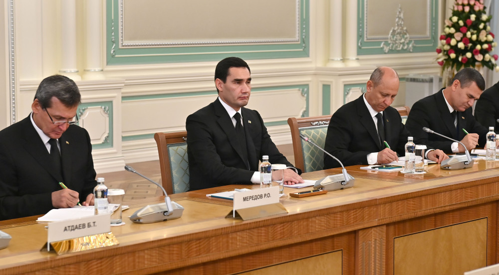 Қазақстан мен Түрікменстан президенттері кеңейтілген құрамда келіссөз жүргізді