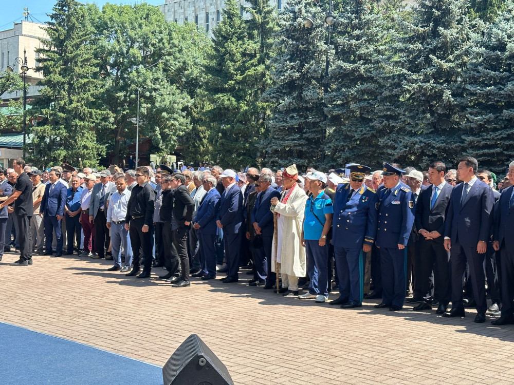 Алматыда Талғат Мұсабаевты ақтық сапарға шығарып салу рәсімі өтті