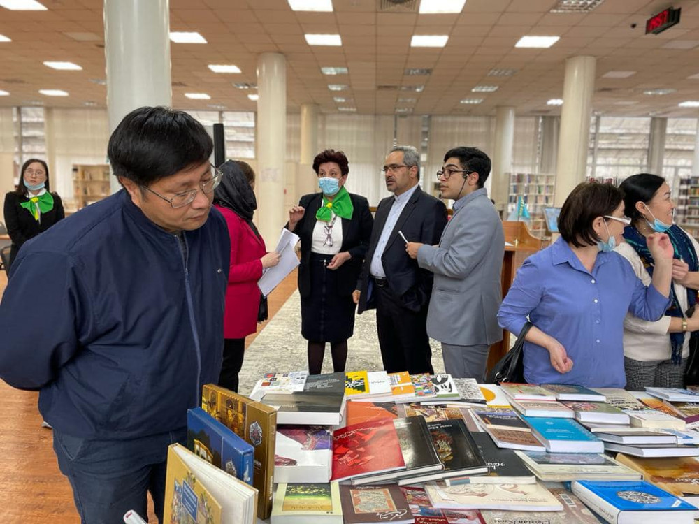 Алматыдағы Ұлттық кітапхана қоры Иран әдебиетімен толықты