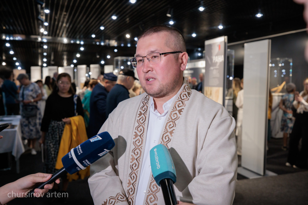 Астанада діндер лидерлері съезі қарсаңында екі көрме ашылды