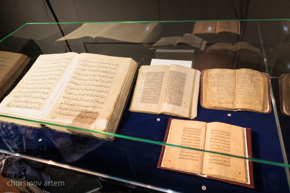 Астанада діндер лидерлері съезі қарсаңында екі көрме ашылды