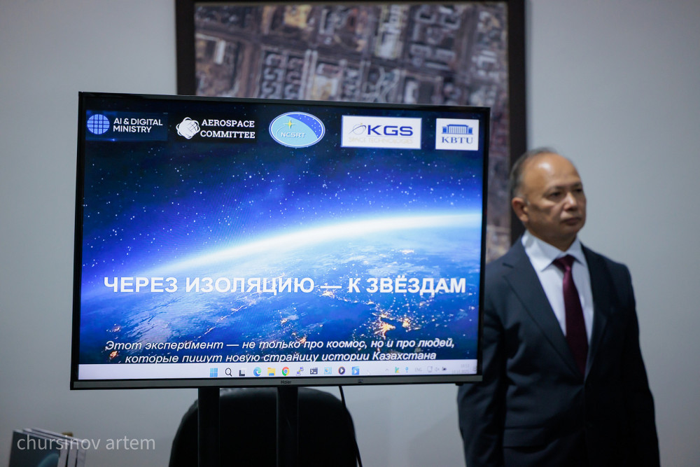 Қазақстандық үш қыз “ғарышқа” 10 күнге барып келді