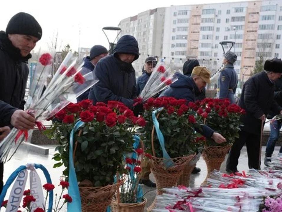 Елордалықтар Ауғанстанда қаза тапқан жауынгерлерді еске алды