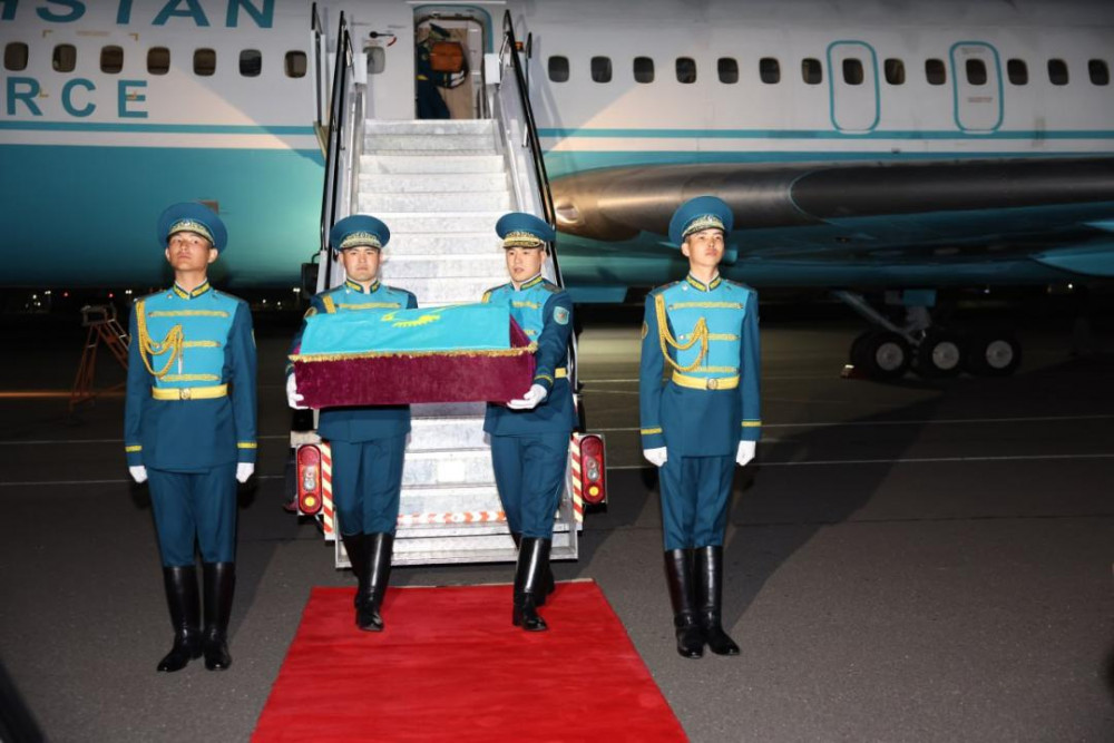 Мәскеуден Астанаға қазақстандық ҰОС жауынгерлерінің сүйектері жеткізілді